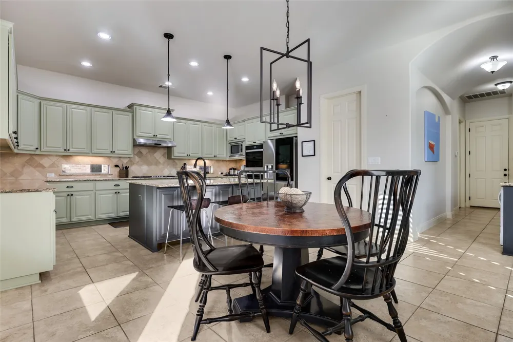 321 Angus Drive Cedar Park, TX 78613