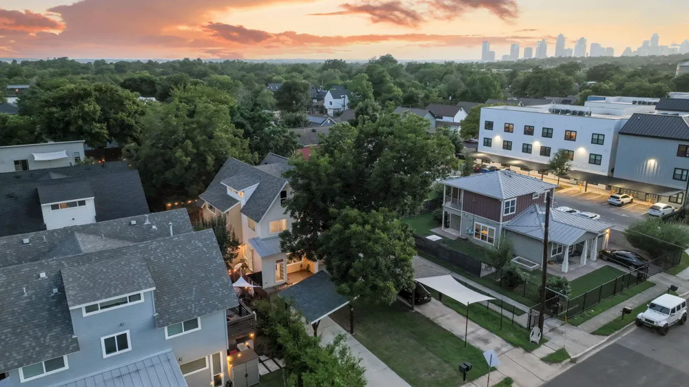 3133 Govalle Avenue #B Austin, TX 78702