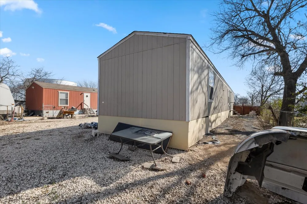 341 SW Front Street Bartlett, TX 76511