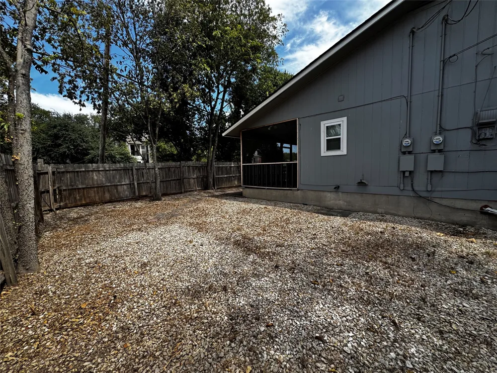 1311 Barbara Drive #B San Marcos, TX 78666