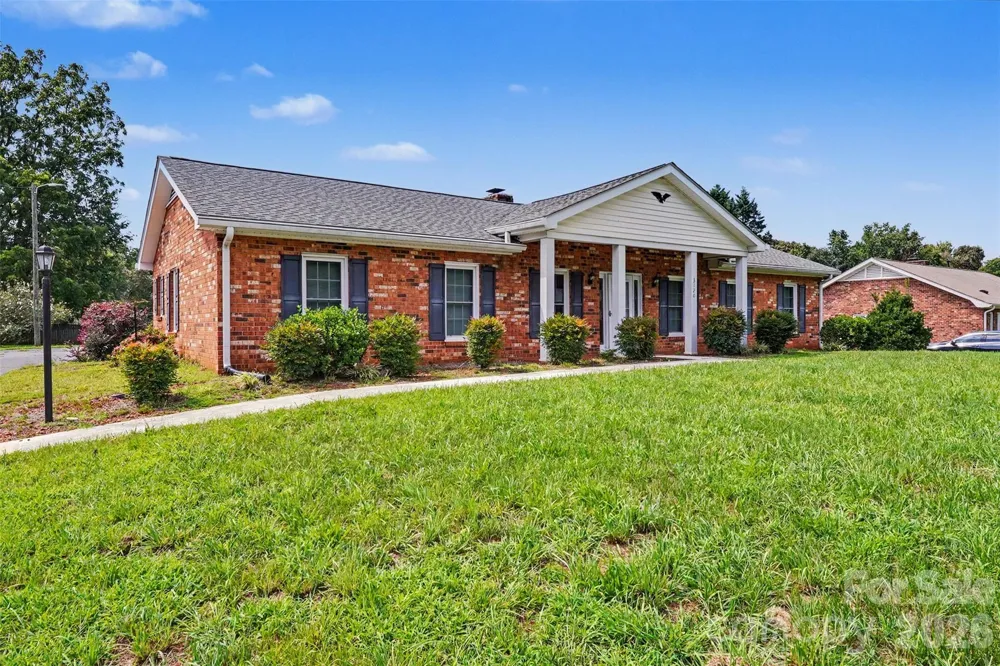 3120 Middlebrook Drive Clemmons, NC 27012
