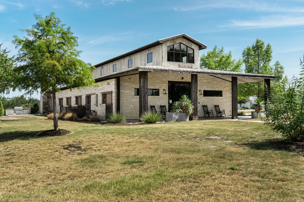 19517 Flying J Boulevard #2 Spicewood, TX 78669