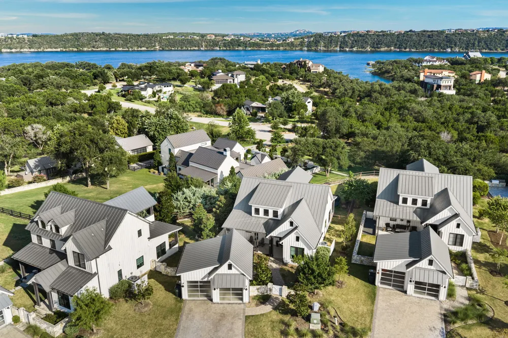 19517 Flying J Boulevard #2 Spicewood, TX 78669