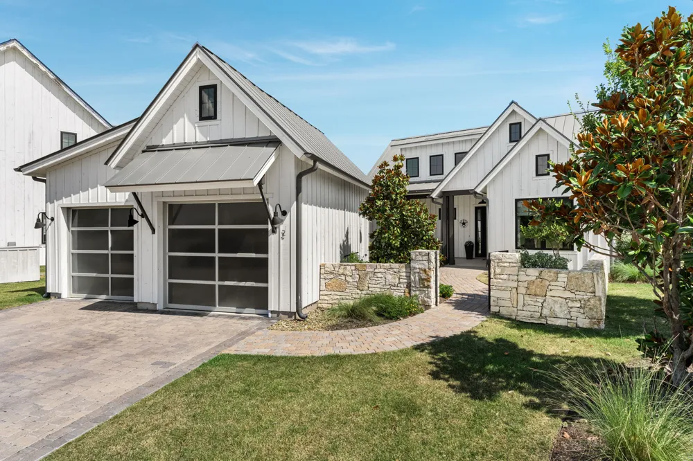 19517 Flying J Boulevard #2 Spicewood, TX 78669