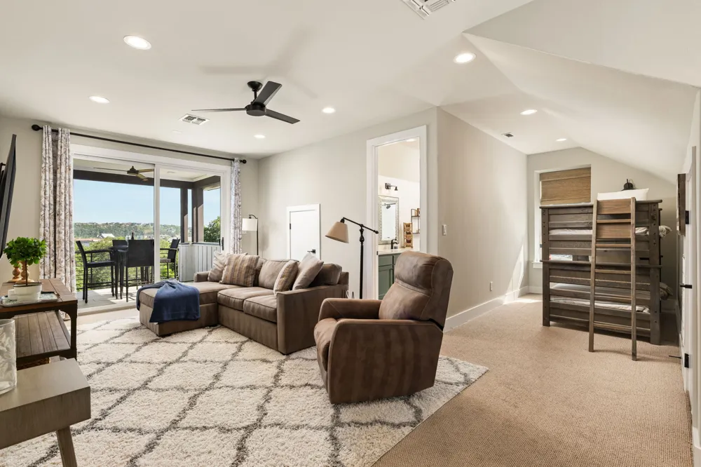 19517 Flying J Boulevard #2 Spicewood, TX 78669