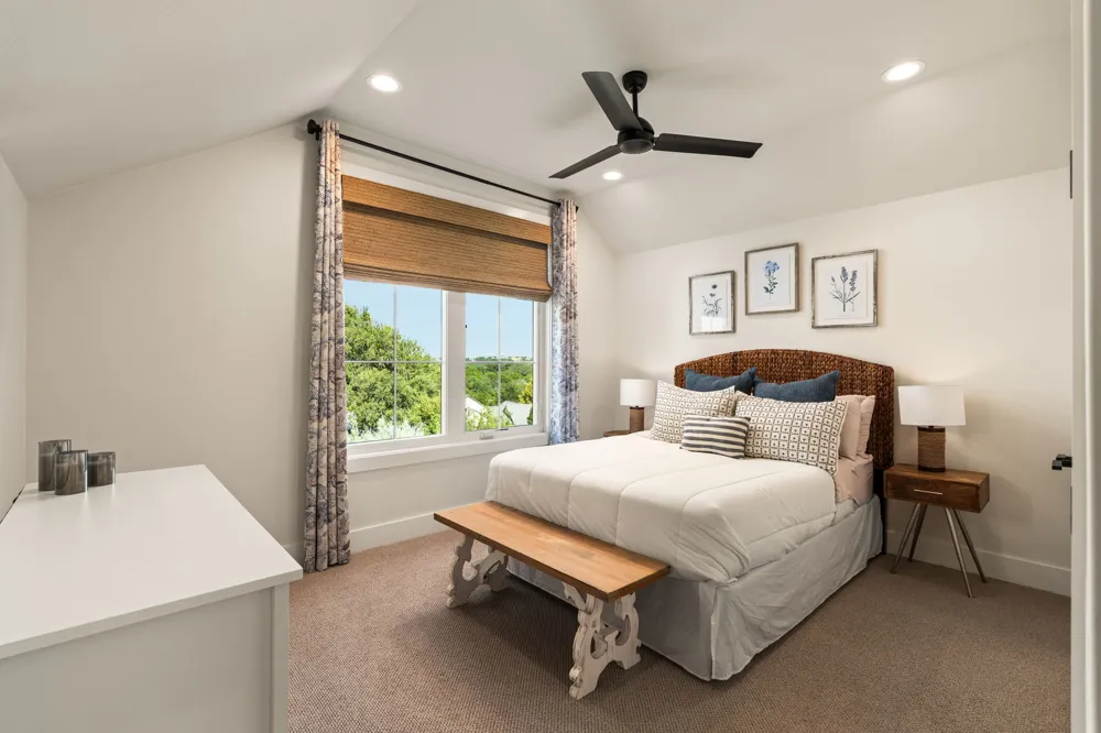 19517 Flying J Boulevard #2 Spicewood, TX 78669