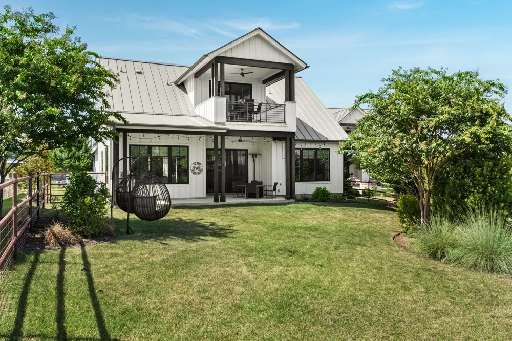 19517 Flying J Boulevard #2 Spicewood, TX 78669