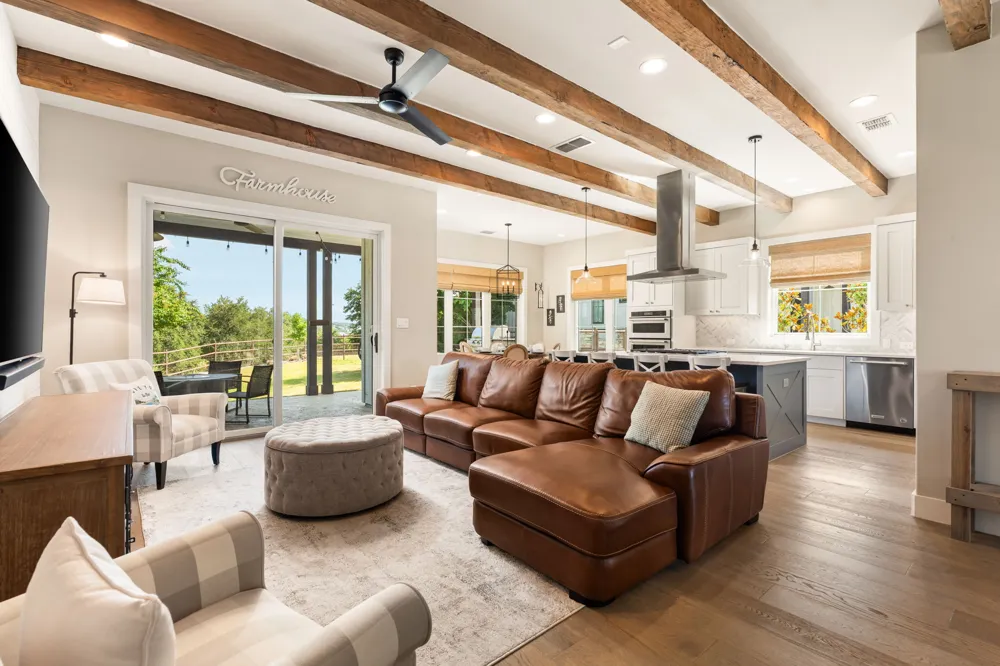 19517 Flying J Boulevard #2 Spicewood, TX 78669