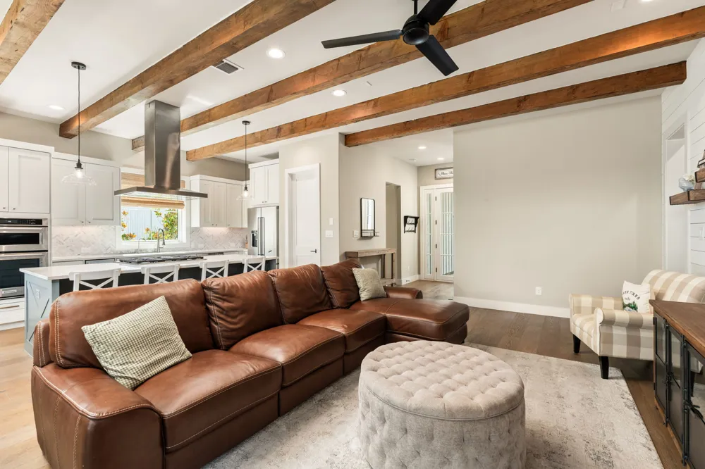 19517 Flying J Boulevard #2 Spicewood, TX 78669