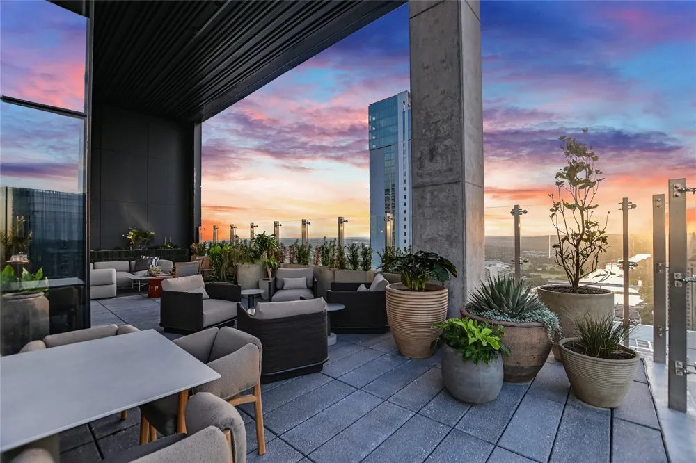 610 Davis Street #2906 Austin, TX 78701