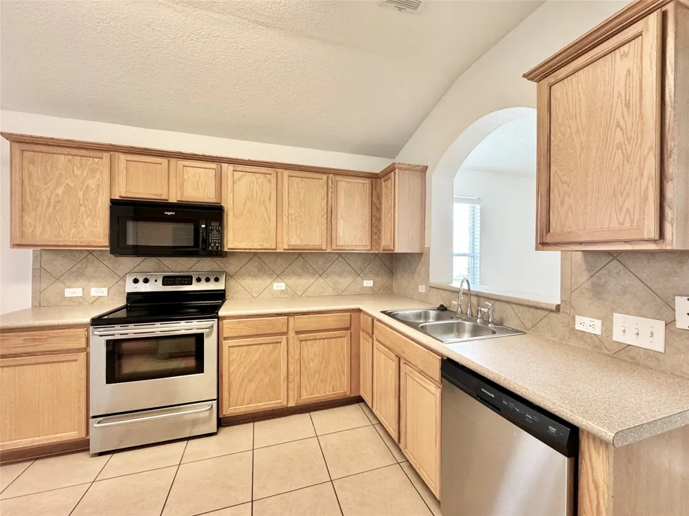 1015 Aiken Drive Leander, TX 78641