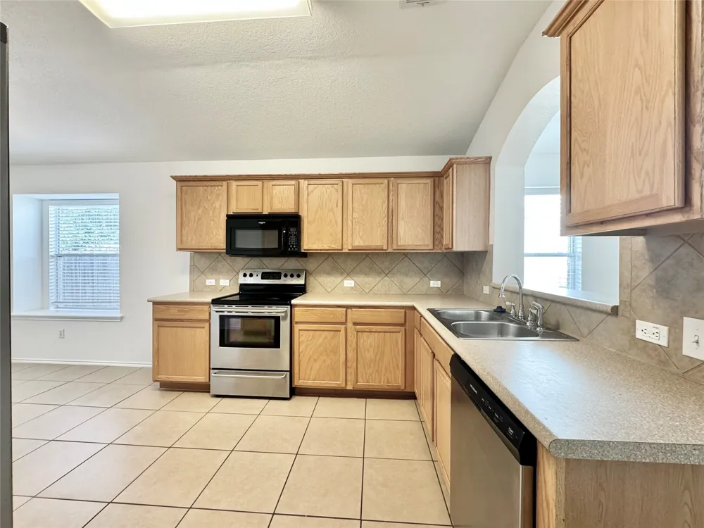 1015 Aiken Drive Leander, TX 78641