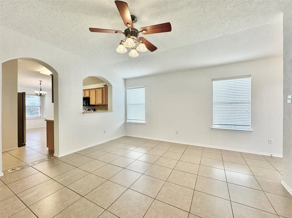 1015 Aiken Drive Leander, TX 78641