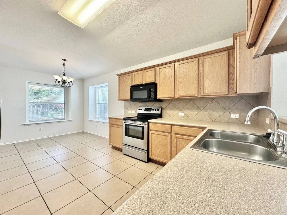 1015 Aiken Drive Leander, TX 78641