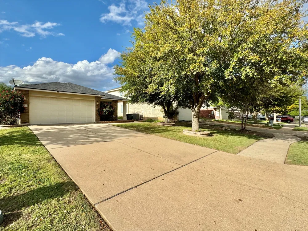 1015 Aiken Drive Leander, TX 78641