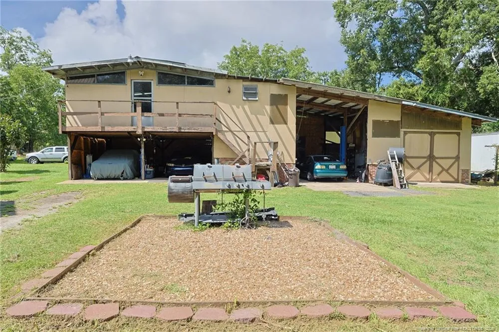 307 McCaskill Avenue Maxton, NC 28364