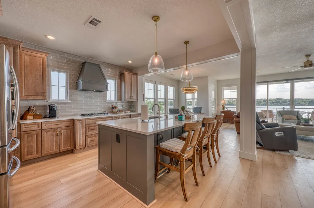 718 County Road 136B Kingsland, TX 78639