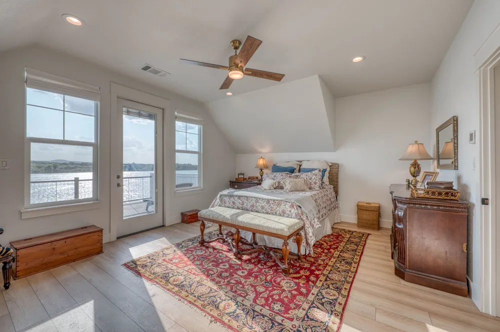 718 County Road 136B Kingsland, TX 78639