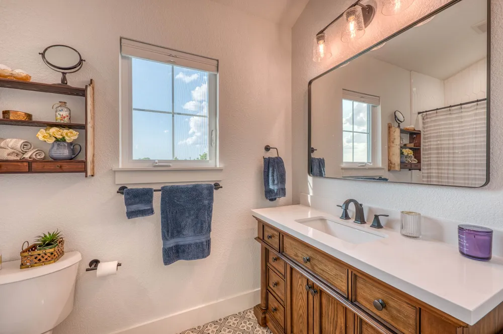 718 County Road 136B Kingsland, TX 78639