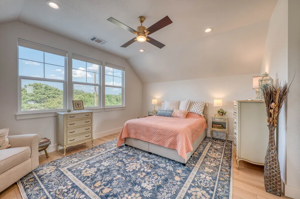 718 County Road 136B Kingsland, TX 78639