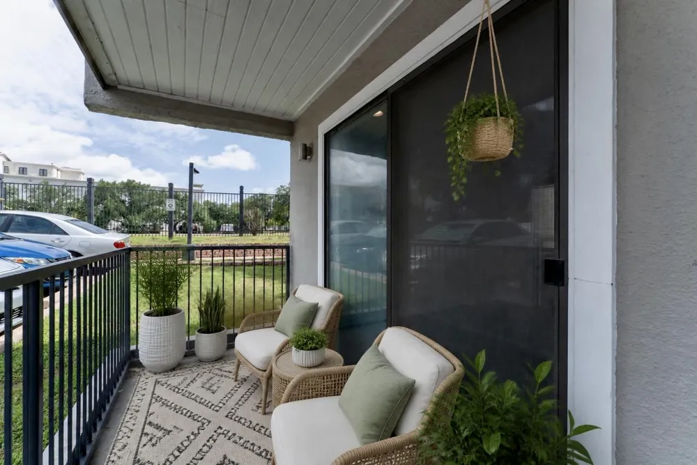 935 La Posada Drive #154 Austin, TX 78752