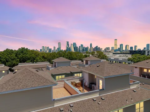 1115 Kinney Avenue #18
