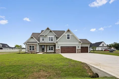 5817 Dottie Circle