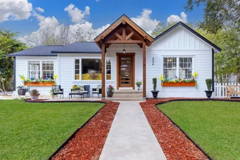 904 Fisher Street