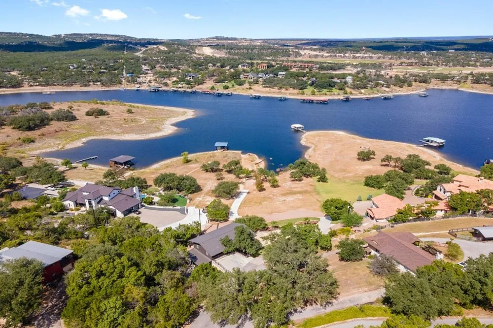 19833 Lakehurst Loop Spicewood, TX 78669