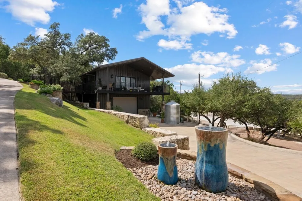 19833 Lakehurst Loop Spicewood, TX 78669