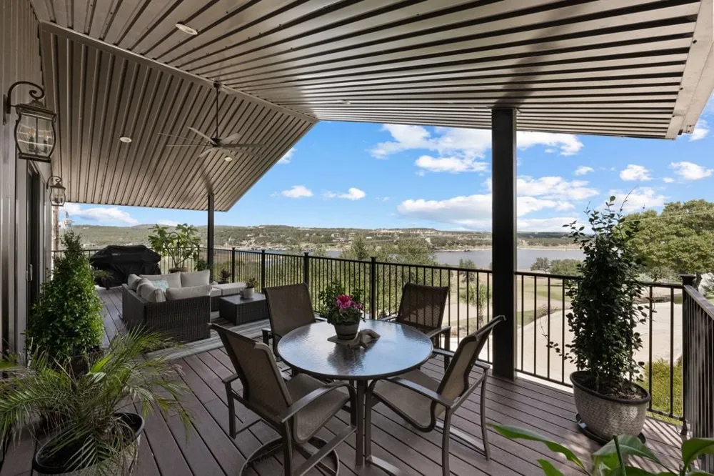 19833 Lakehurst Loop Spicewood, TX 78669