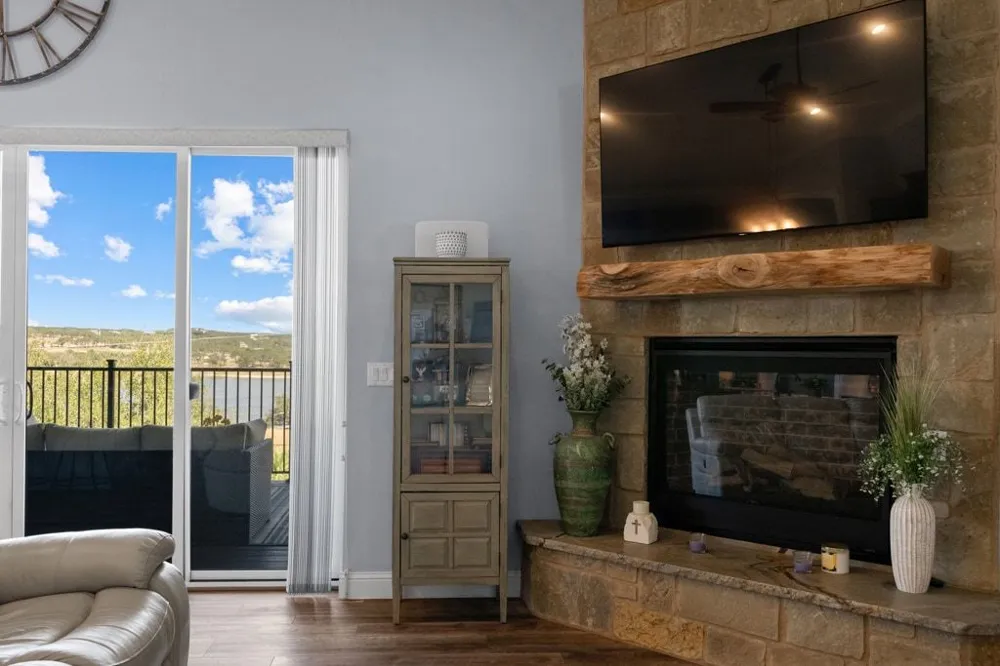 19833 Lakehurst Loop Spicewood, TX 78669