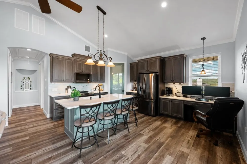 19833 Lakehurst Loop Spicewood, TX 78669
