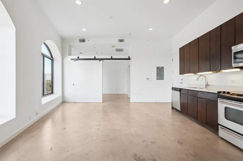 507 Sabine Street #810 Austin, TX 78701