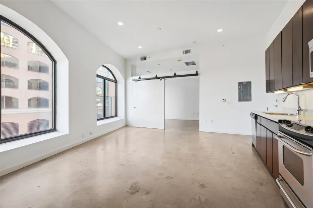 507 Sabine Street #810 Austin, TX 78701