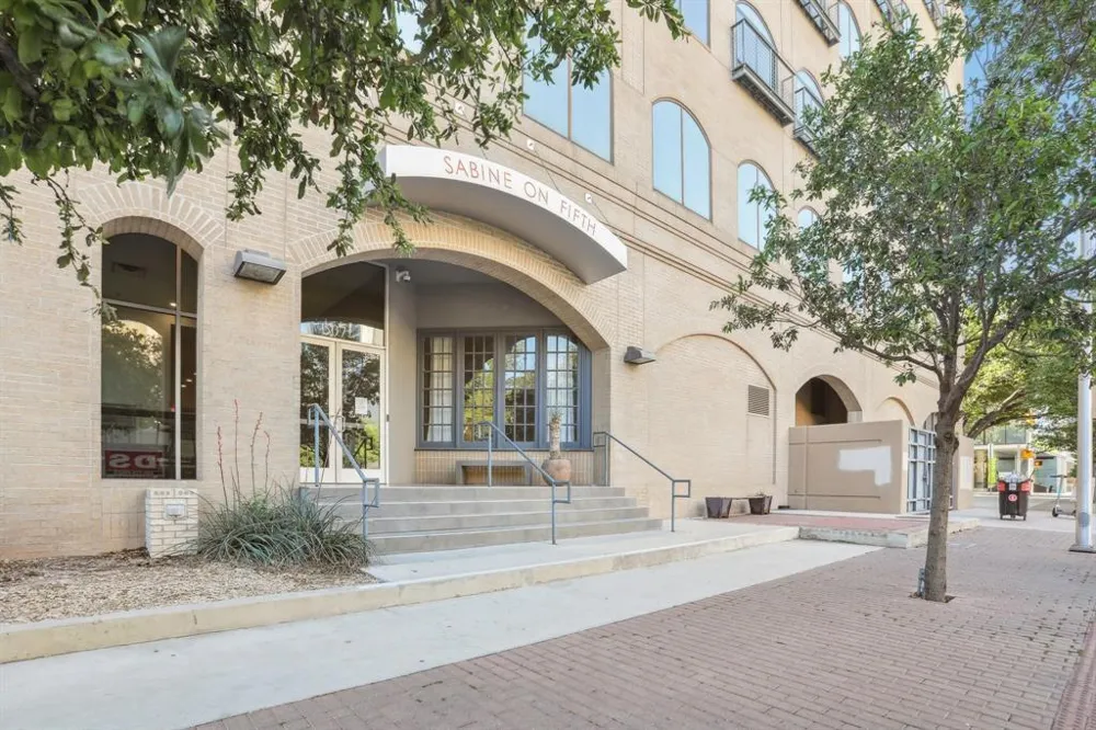 507 Sabine Street #810 Austin, TX 78701