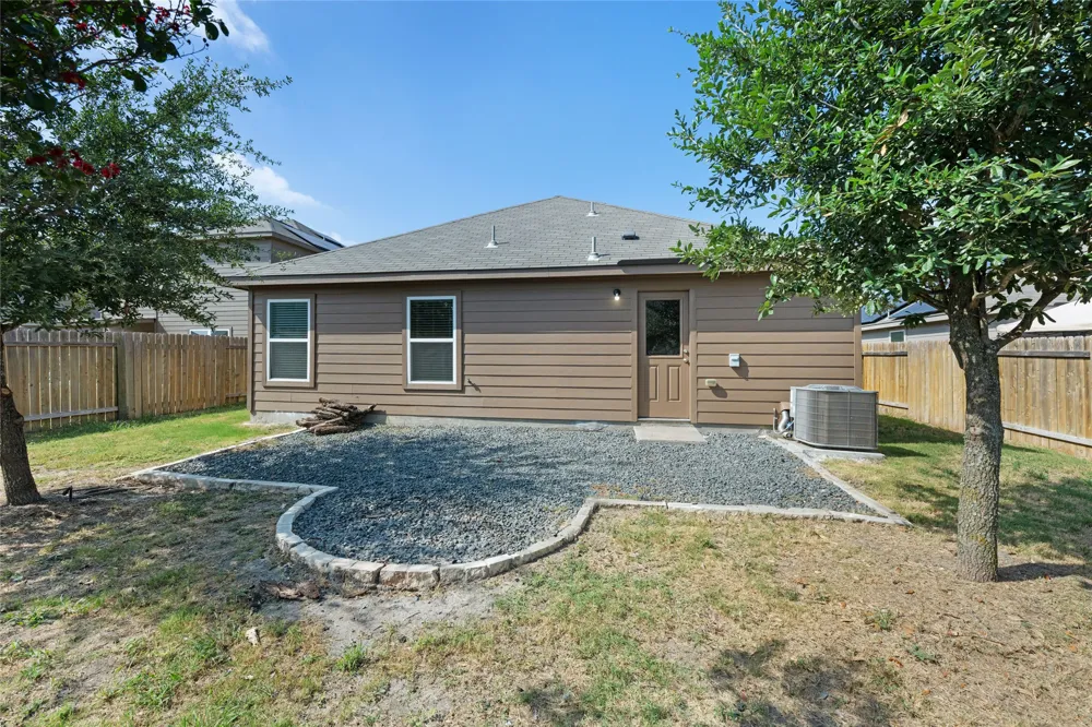 18616 Speculator Lane Elgin, TX 78621