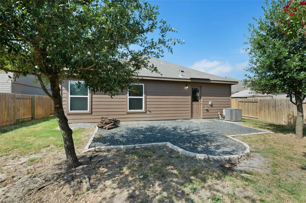 18616 Speculator Lane Elgin, TX 78621