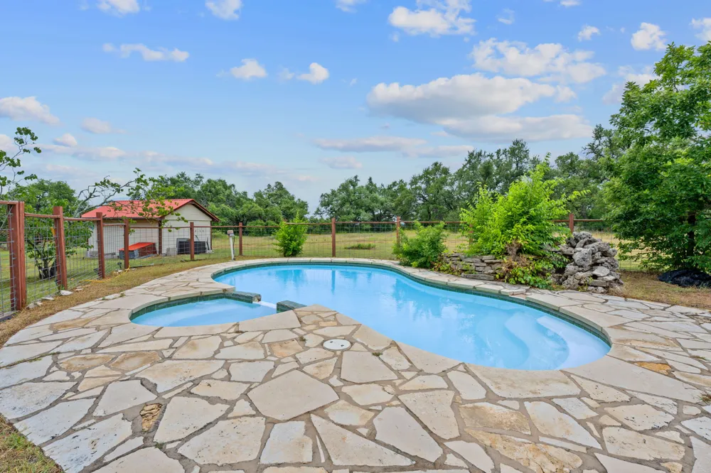 3468 Elder Hill Road Dripping Springs, TX 78619