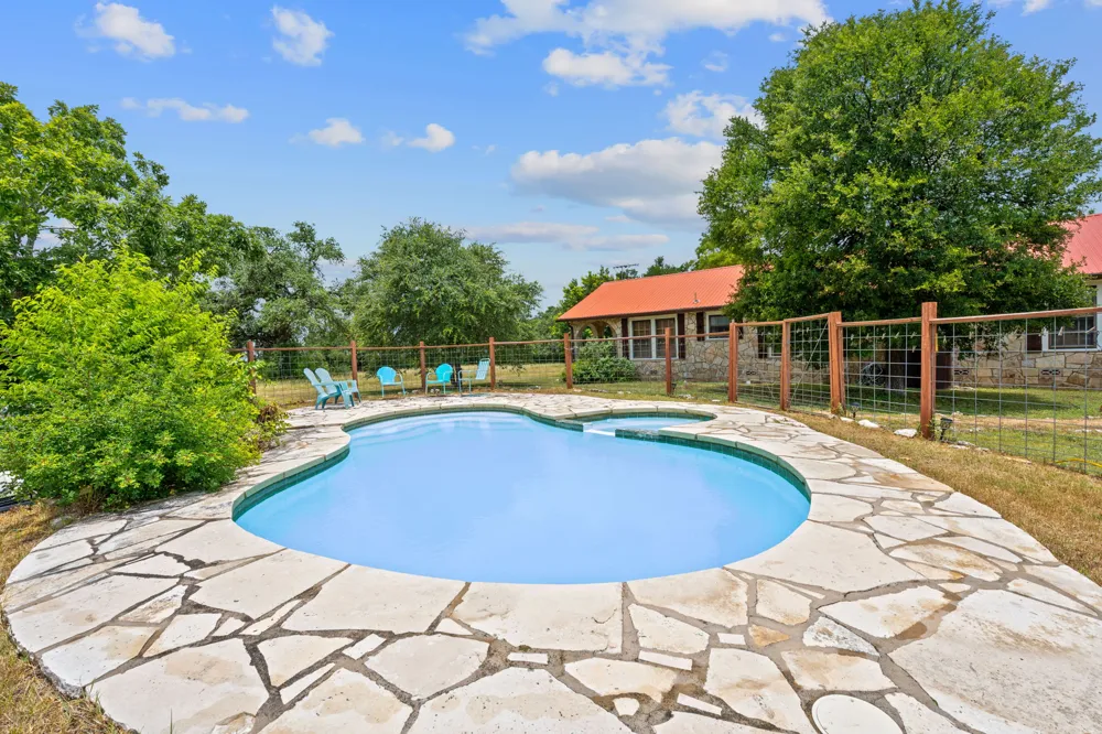 3468 Elder Hill Road Dripping Springs, TX 78619
