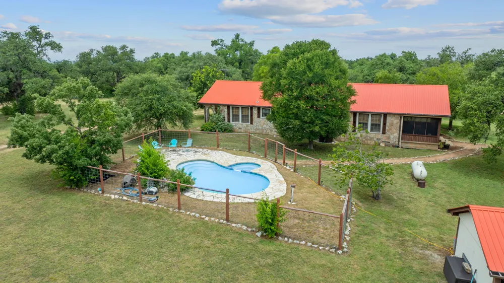 3468 Elder Hill Road Dripping Springs, TX 78619
