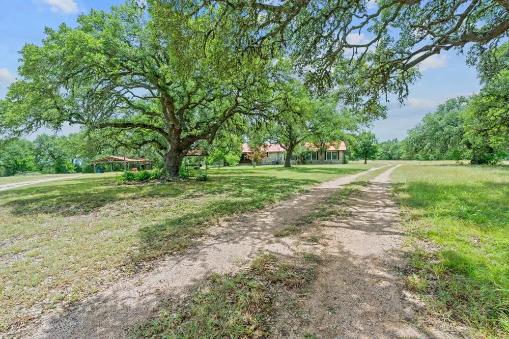 3468 Elder Hill Road Dripping Springs, TX 78619
