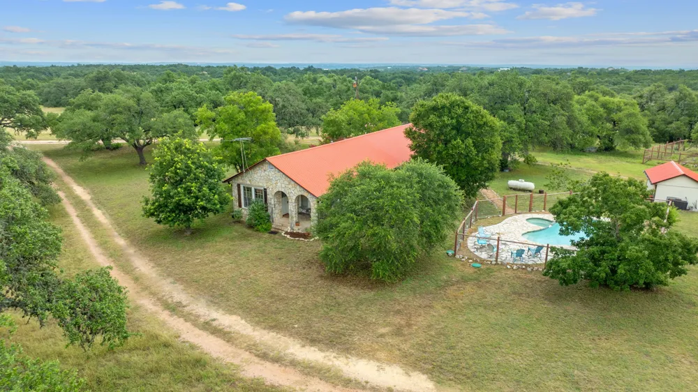 3468 Elder Hill Road Dripping Springs, TX 78619