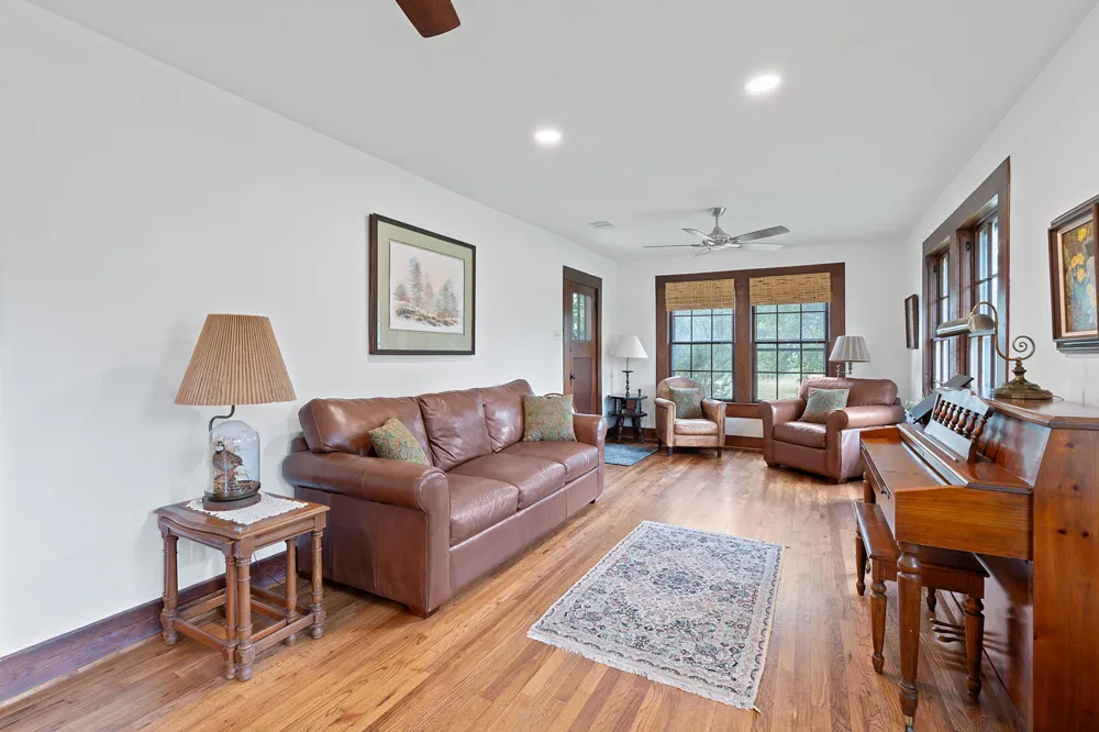 3468 Elder Hill Road Dripping Springs, TX 78619