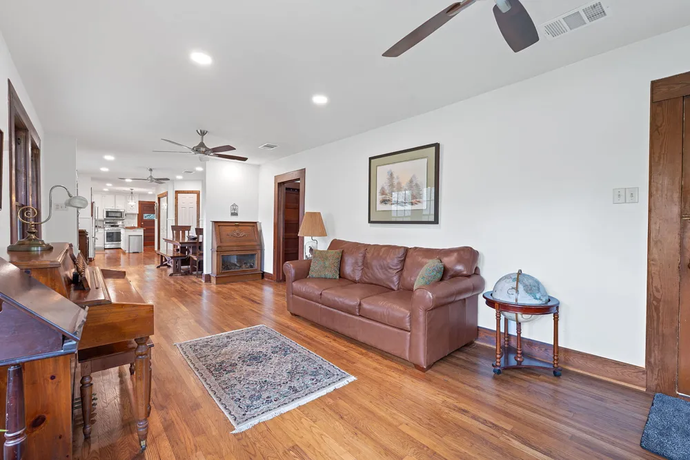 3468 Elder Hill Road Dripping Springs, TX 78619