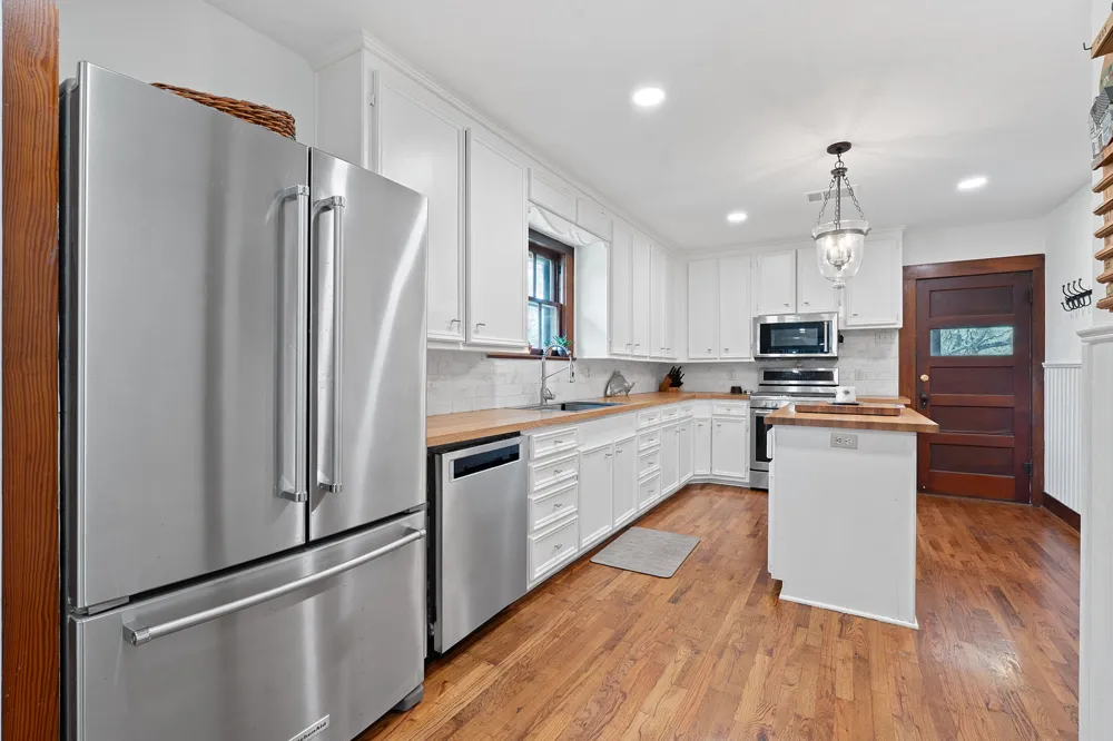 3468 Elder Hill Road Dripping Springs, TX 78619