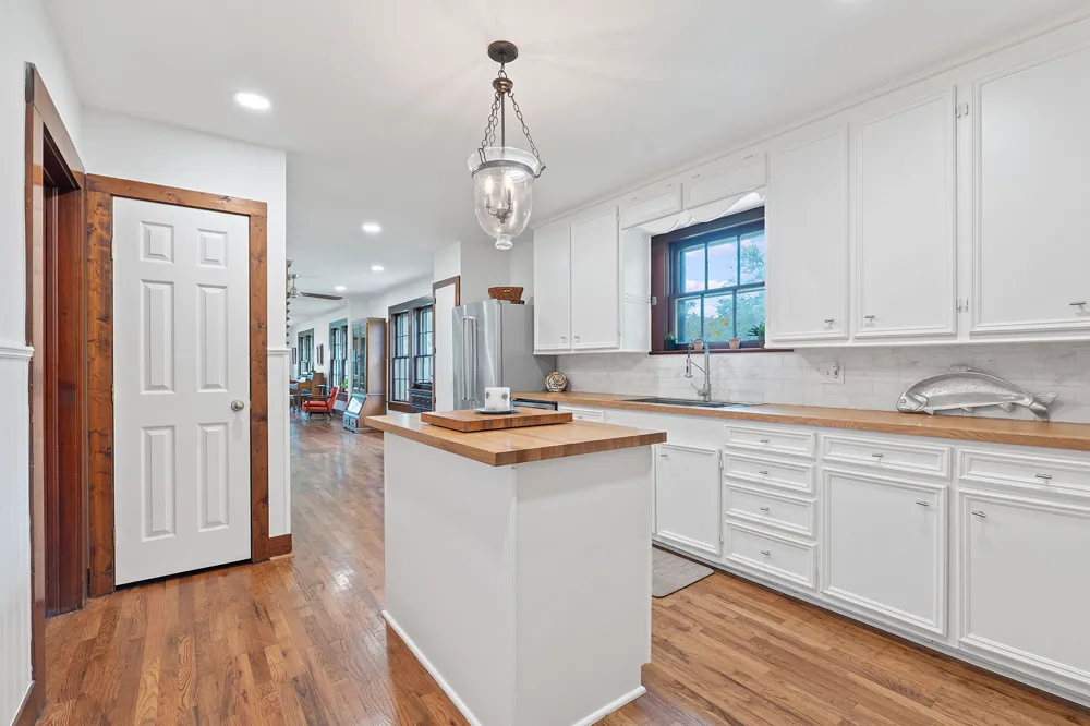 3468 Elder Hill Road Dripping Springs, TX 78619