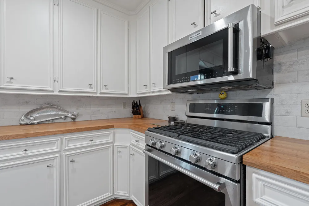 3468 Elder Hill Road Dripping Springs, TX 78619