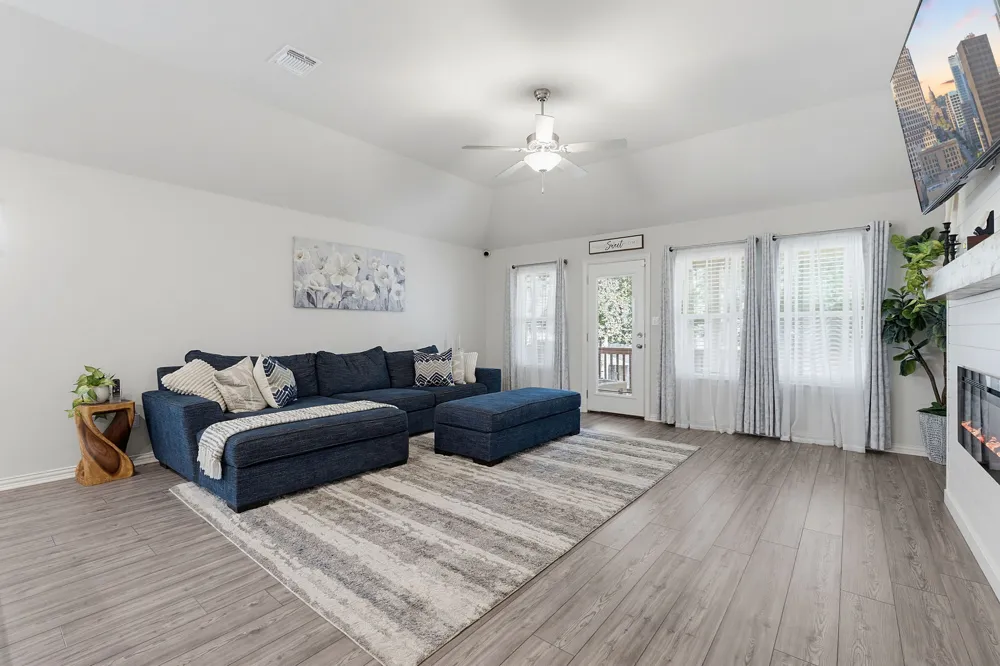 Address Not Shown Manchaca, TX 78652