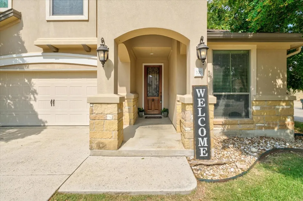 108 Via Milana Buda, TX 78610